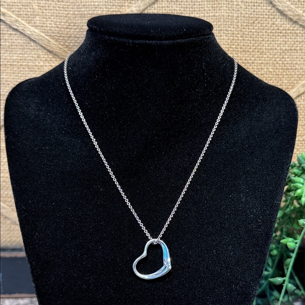 Tiffany & Co, Elsa Peretti Heart Pendant Necklace